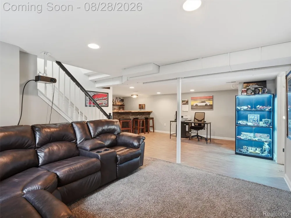 8420 Northfield Boulevard Oak Park City, MI 48237