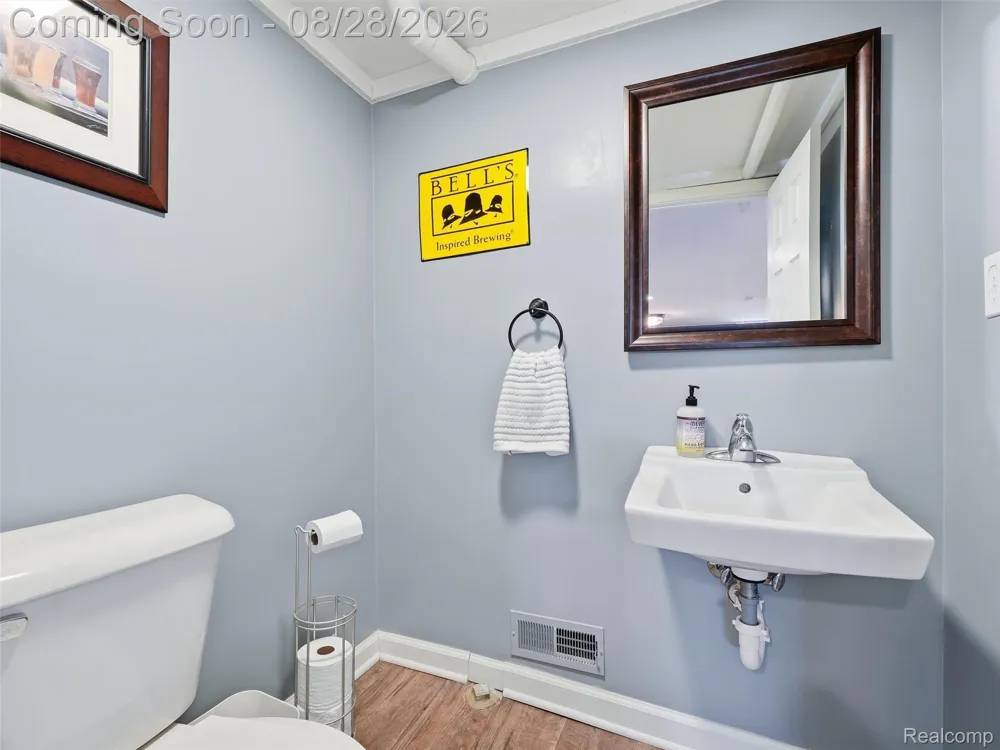8420 Northfield Boulevard Oak Park City, MI 48237