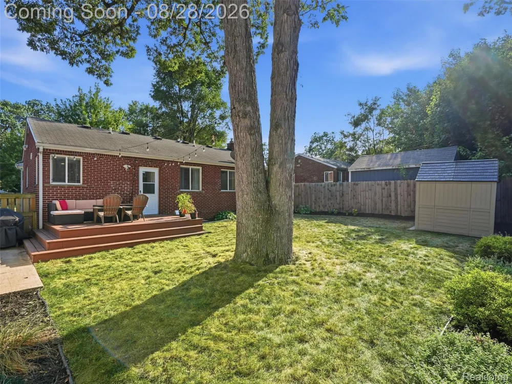 8420 Northfield Boulevard Oak Park City, MI 48237