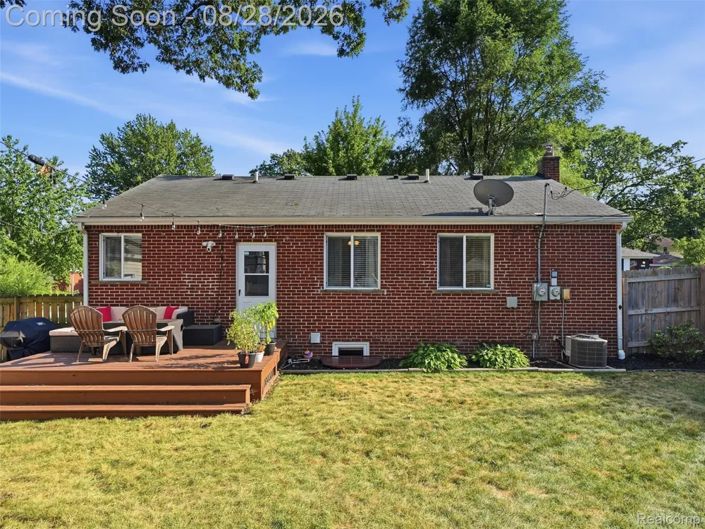 8420 Northfield Boulevard Oak Park City, MI 48237
