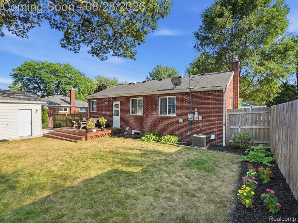 8420 Northfield Boulevard Oak Park City, MI 48237