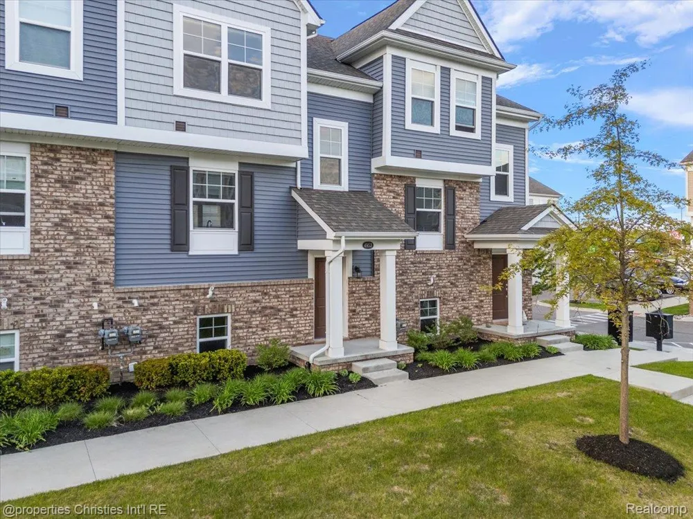 4953 Treeside Lane Troy City, MI 48098