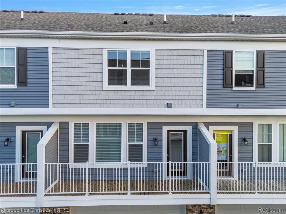 4953 Treeside Lane Troy City, MI 48098