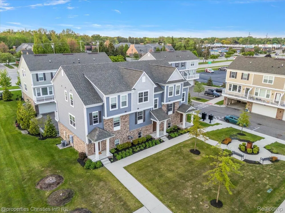 4953 Treeside Lane Troy City, MI 48098