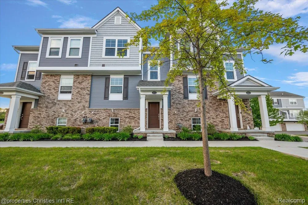 4953 Treeside Lane Troy City, MI 48098
