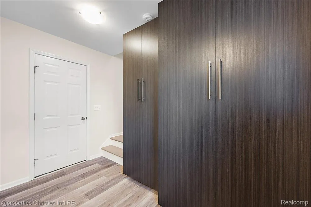 4953 Treeside Lane Troy City, MI 48098