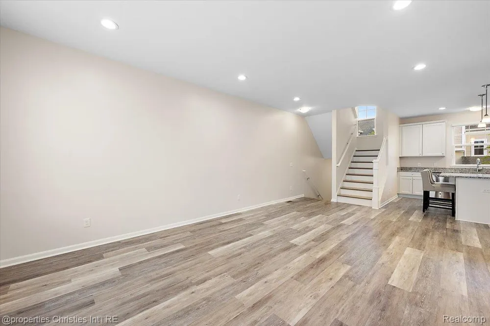 4953 Treeside Lane Troy City, MI 48098