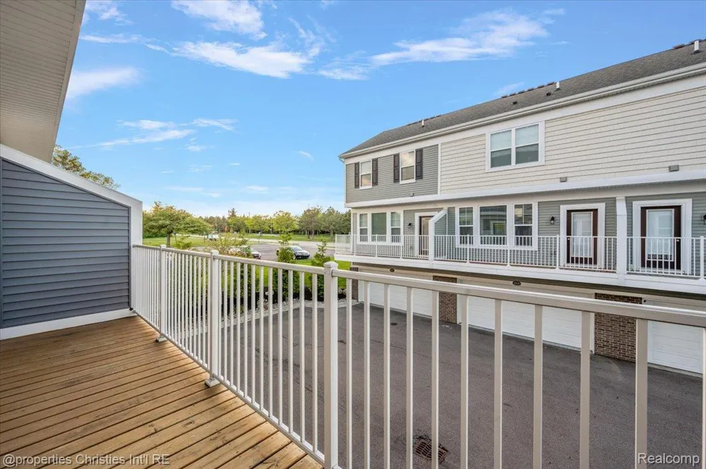 4953 Treeside Lane Troy City, MI 48098