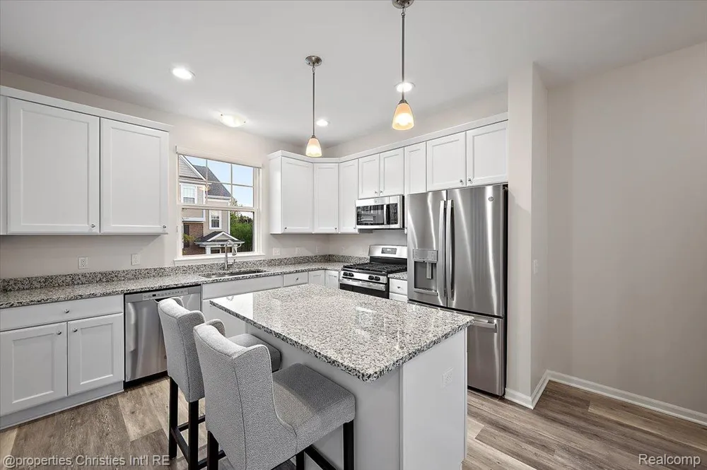 4953 Treeside Lane Troy City, MI 48098