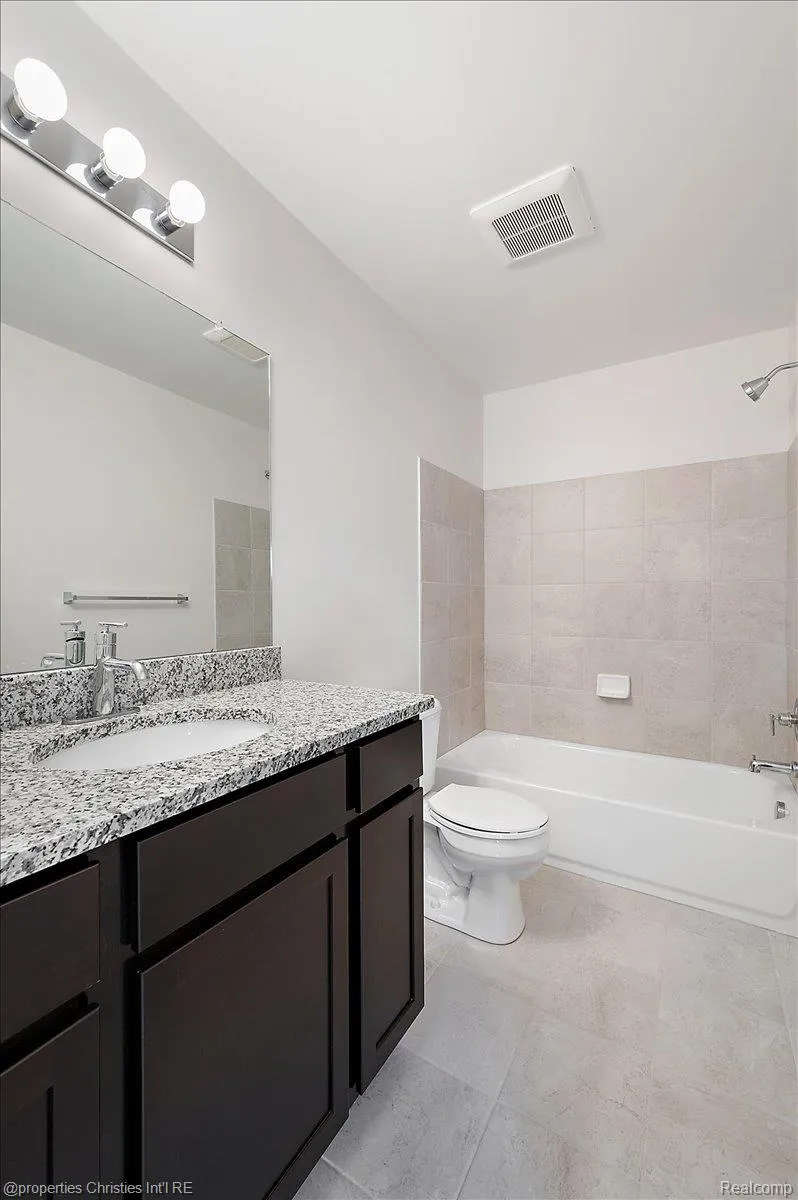 4953 Treeside Lane Troy City, MI 48098