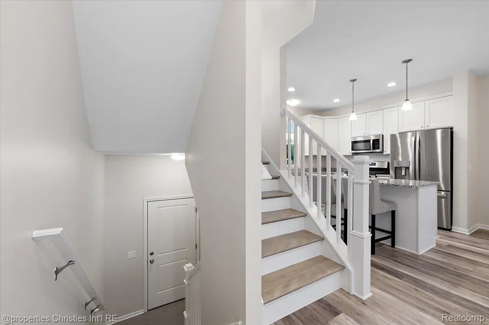 4953 Treeside Lane Troy City, MI 48098