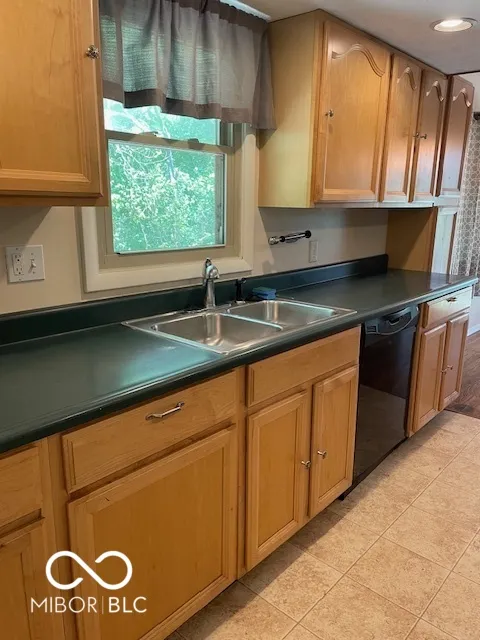 7694 E 500 Manilla, IN 46150