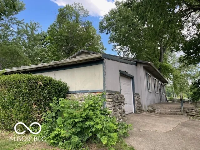 7694 E 500 Manilla, IN 46150