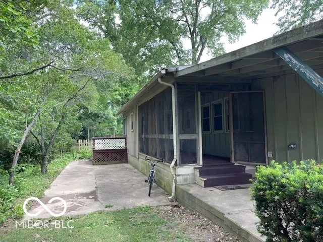 7694 E 500 Manilla, IN 46150