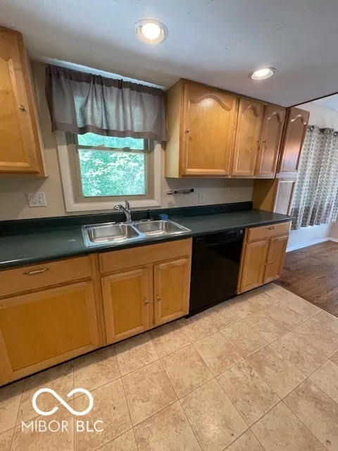 7694 E 500 Manilla, IN 46150