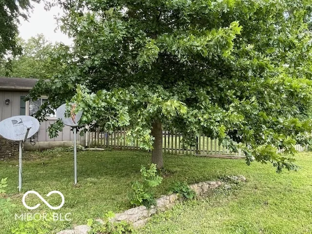 7694 E 500 Manilla, IN 46150