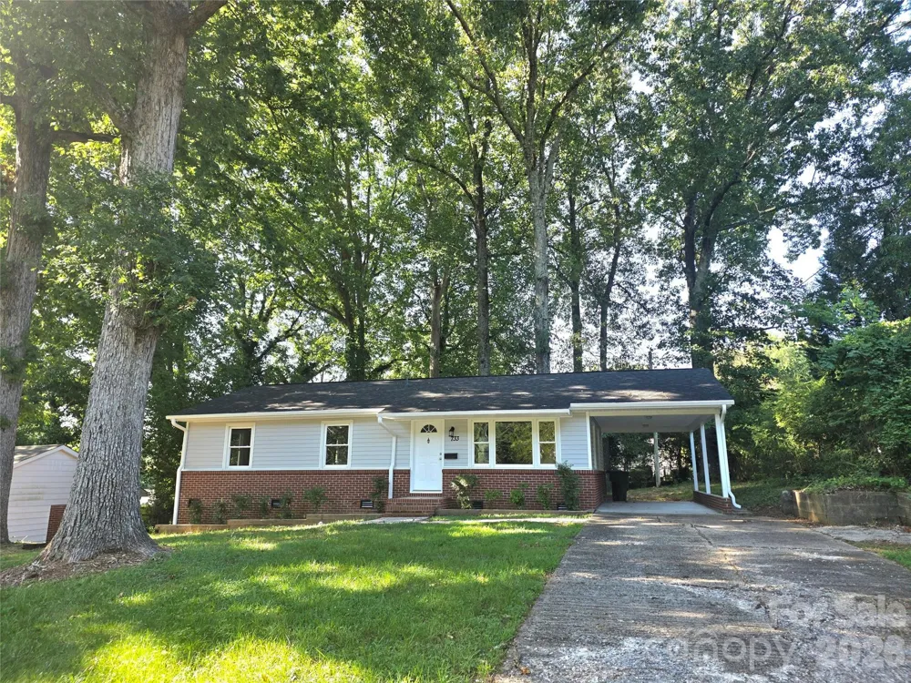 733 Crestwood Avenue Gastonia, NC 28054