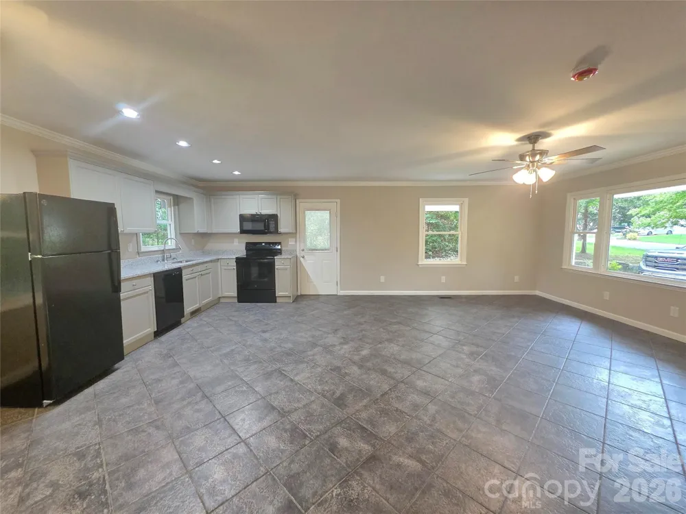 733 Crestwood Avenue Gastonia, NC 28054