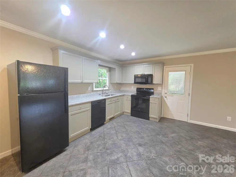 733 Crestwood Avenue Gastonia, NC 28054