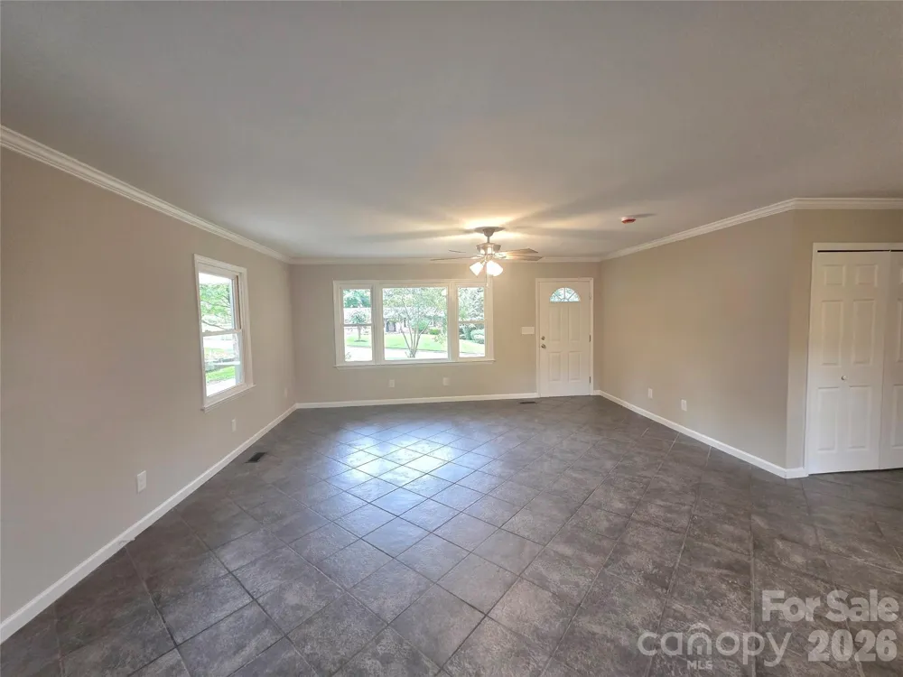 733 Crestwood Avenue Gastonia, NC 28054