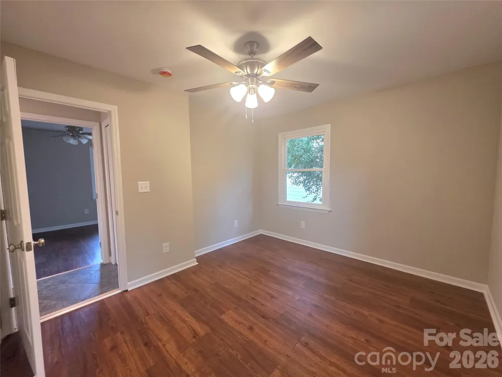 733 Crestwood Avenue Gastonia, NC 28054