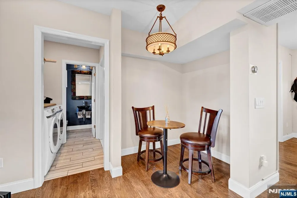 376 Riverside Avenue Rutherford, NJ 07070