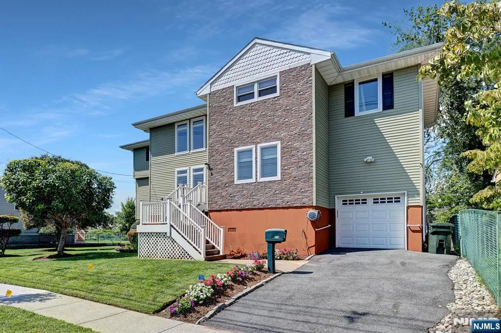 376 Riverside Avenue Rutherford, NJ 07070