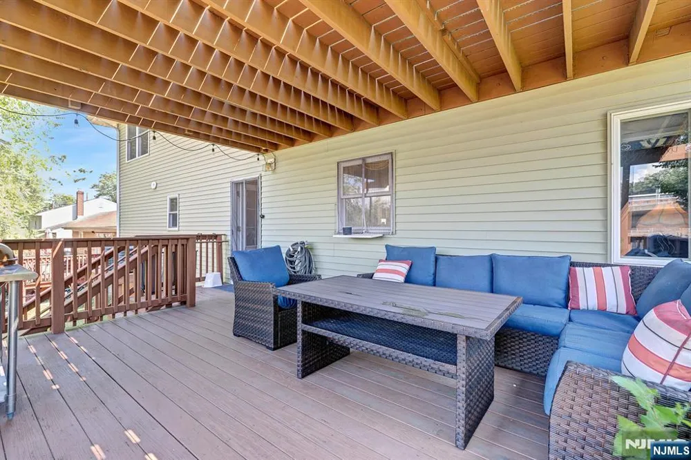 376 Riverside Avenue Rutherford, NJ 07070