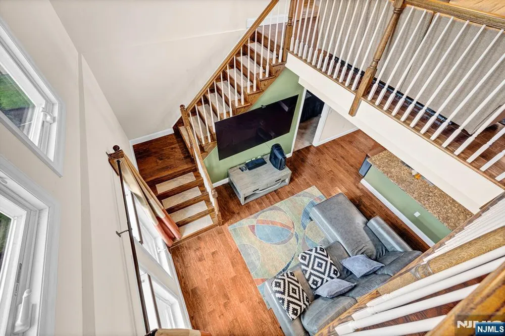 376 Riverside Avenue Rutherford, NJ 07070