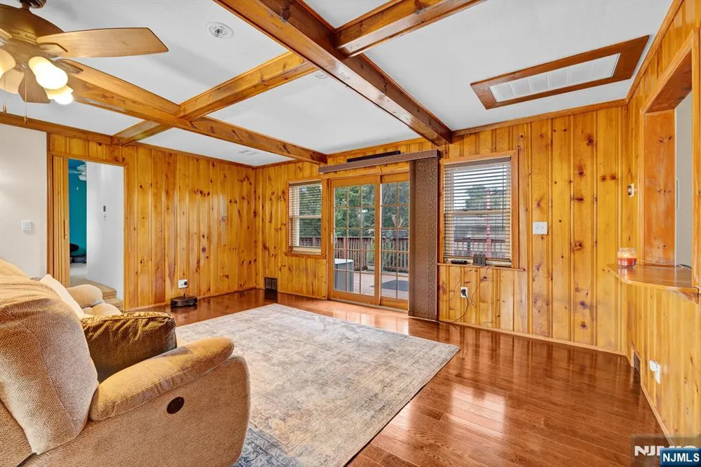 376 Riverside Avenue Rutherford, NJ 07070