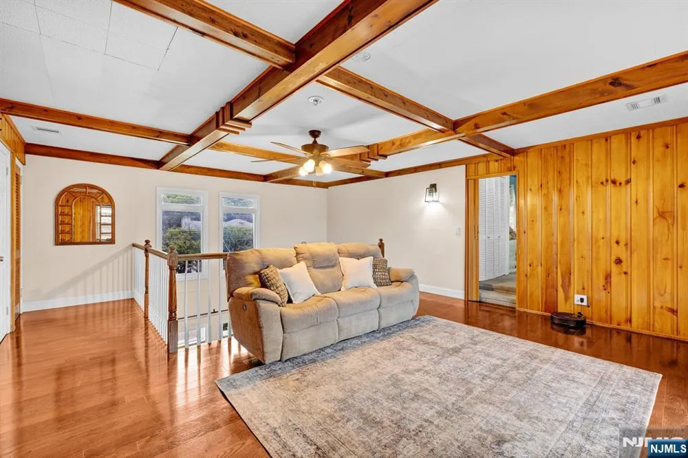 376 Riverside Avenue Rutherford, NJ 07070