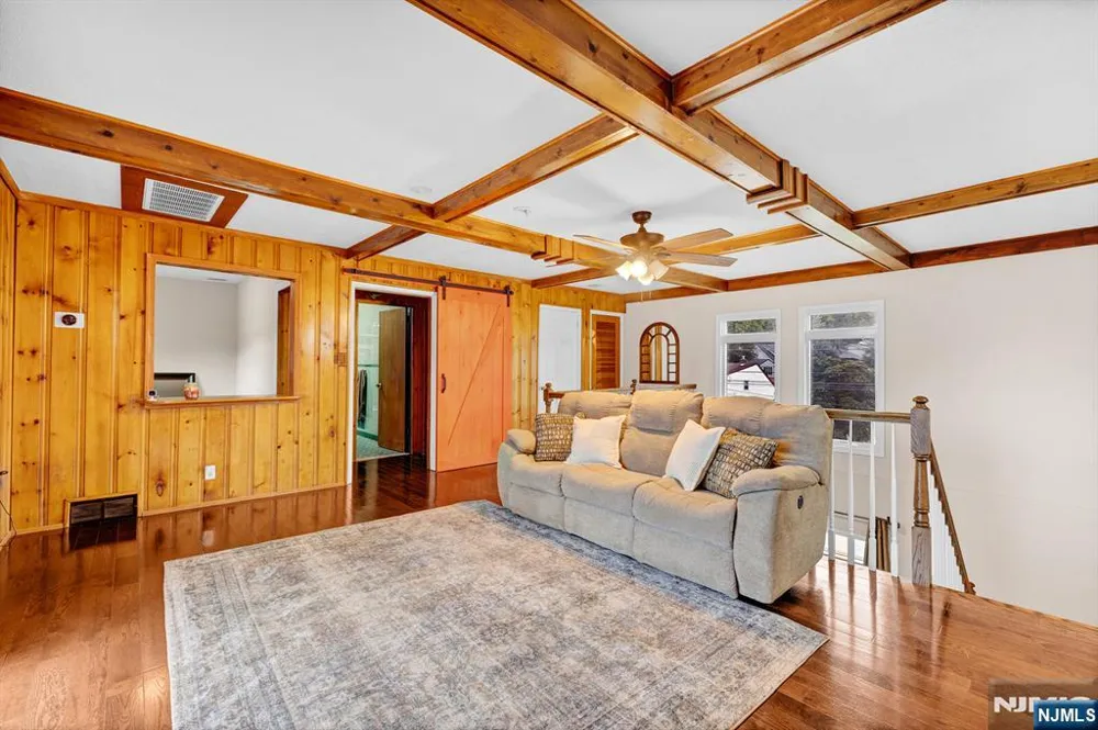 376 Riverside Avenue Rutherford, NJ 07070