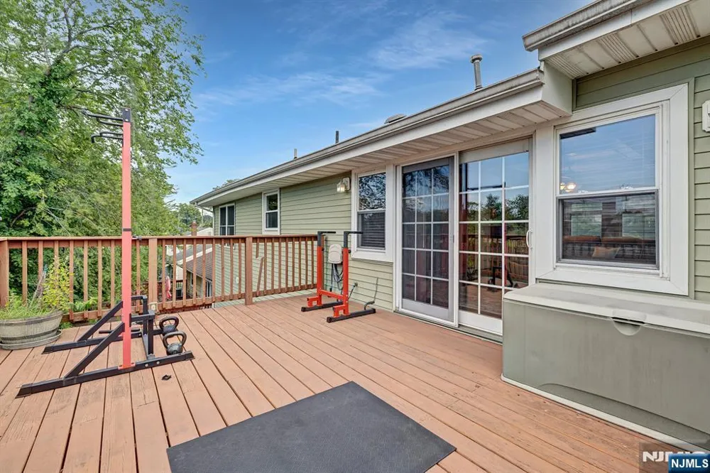 376 Riverside Avenue Rutherford, NJ 07070