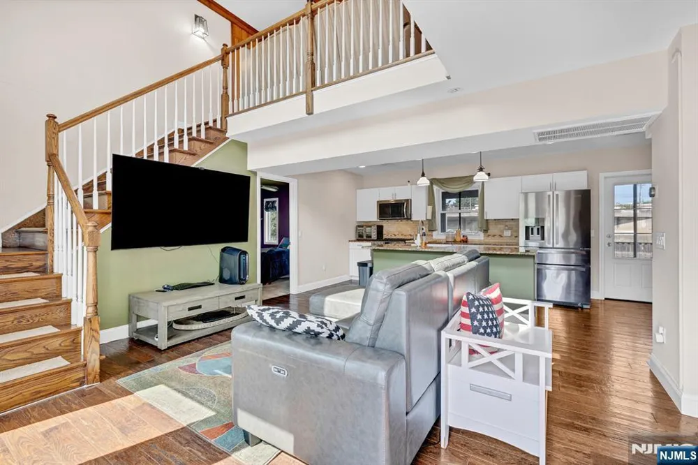 376 Riverside Avenue Rutherford, NJ 07070