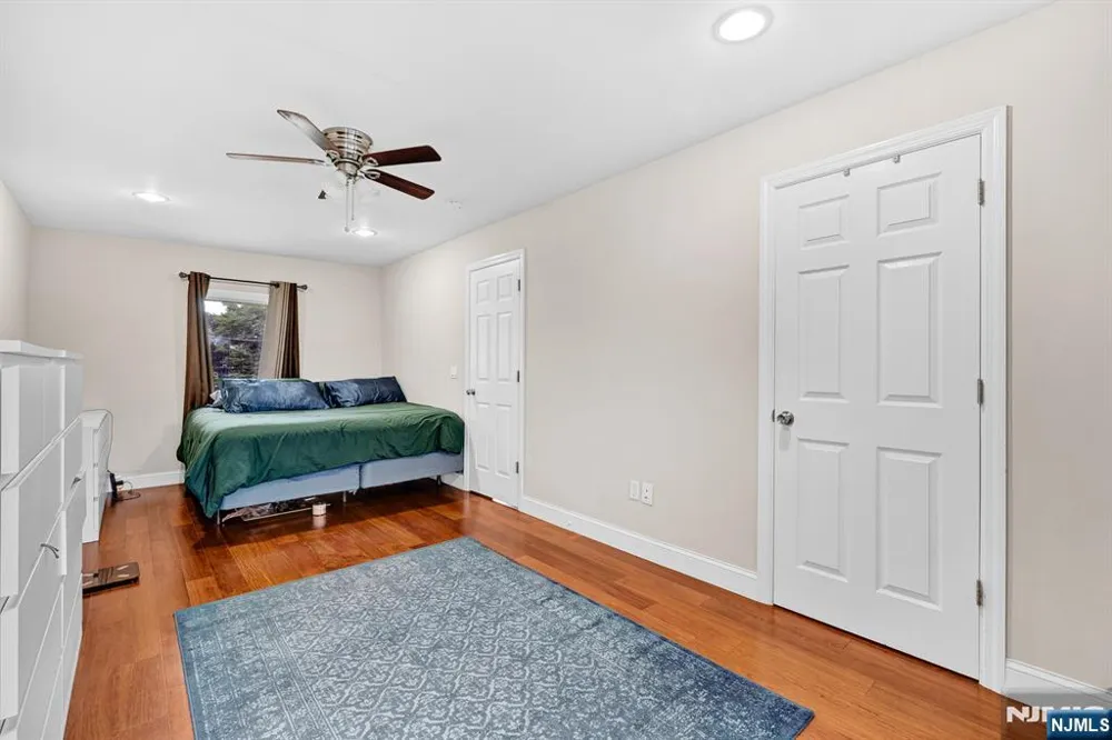 376 Riverside Avenue Rutherford, NJ 07070