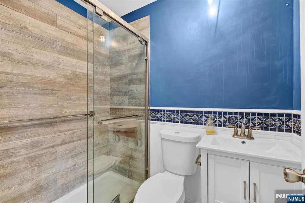 376 Riverside Avenue Rutherford, NJ 07070