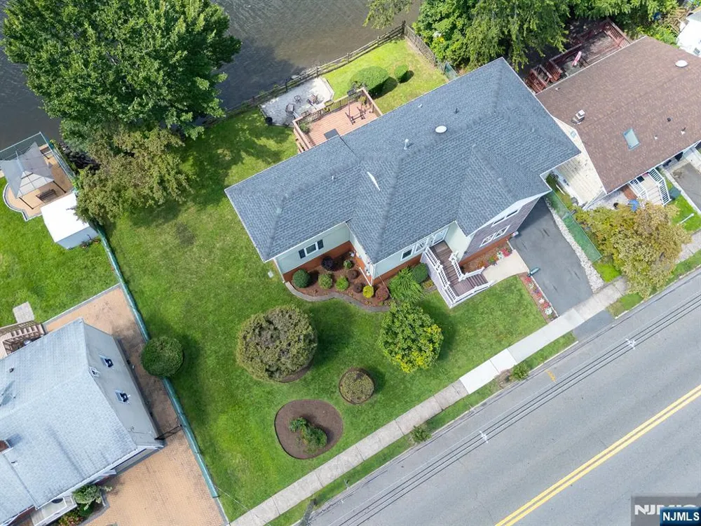 376 Riverside Avenue Rutherford, NJ 07070