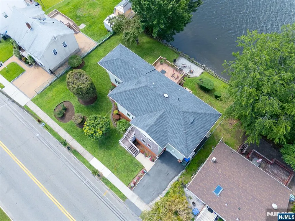 376 Riverside Avenue Rutherford, NJ 07070