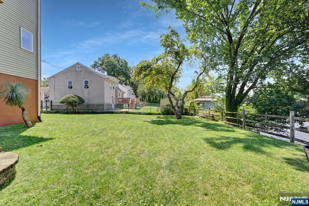 376 Riverside Avenue Rutherford, NJ 07070