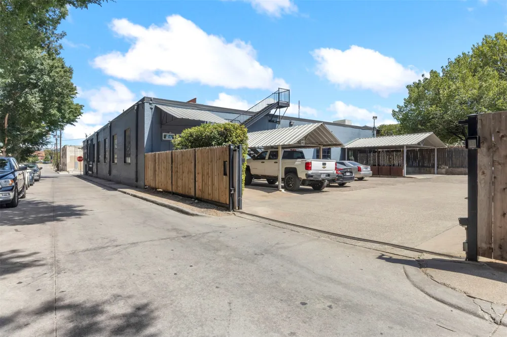215 Walton Street #9 & 11 Dallas, TX 75226