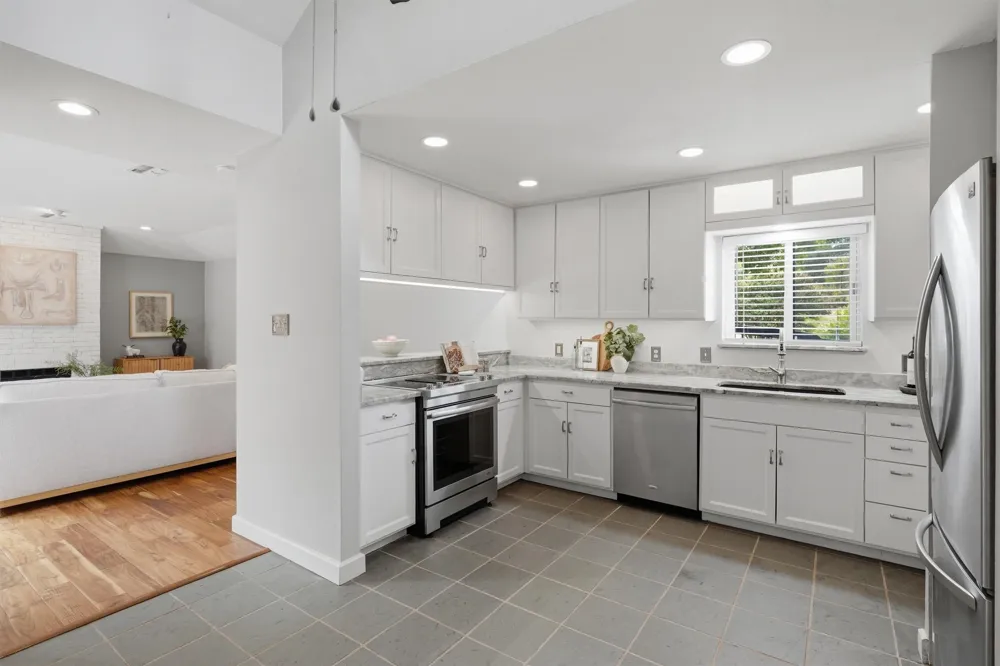 2637 Mccart Avenue Fort Worth, TX 76110