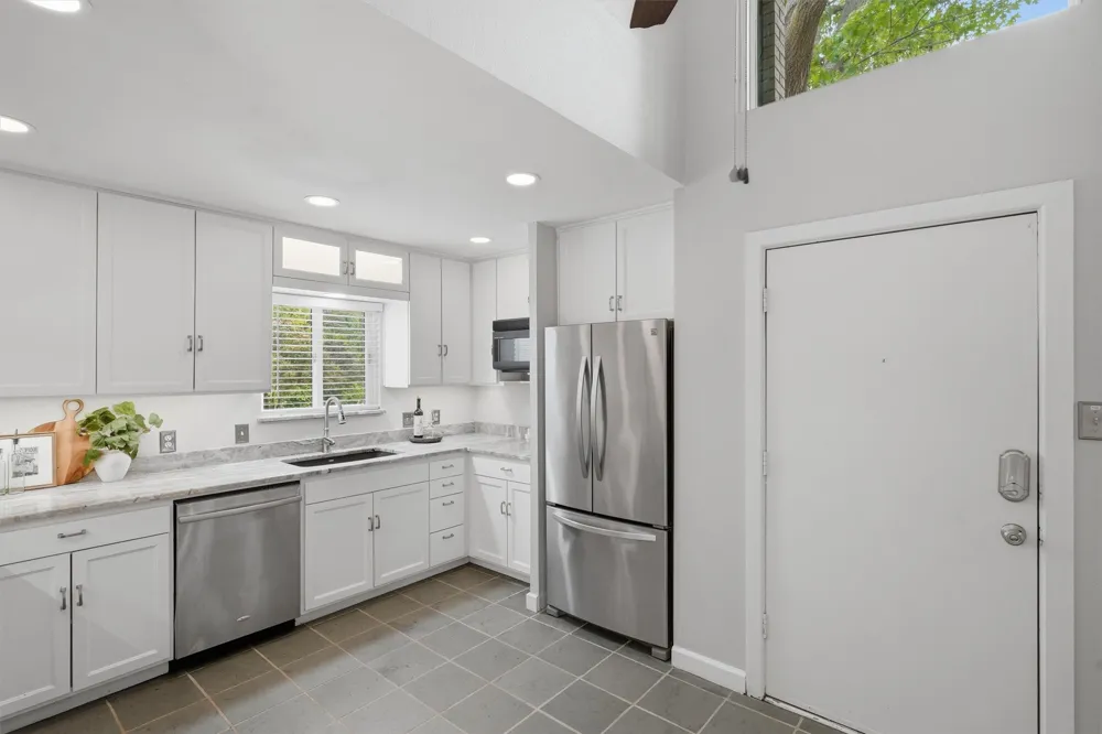 2637 Mccart Avenue Fort Worth, TX 76110