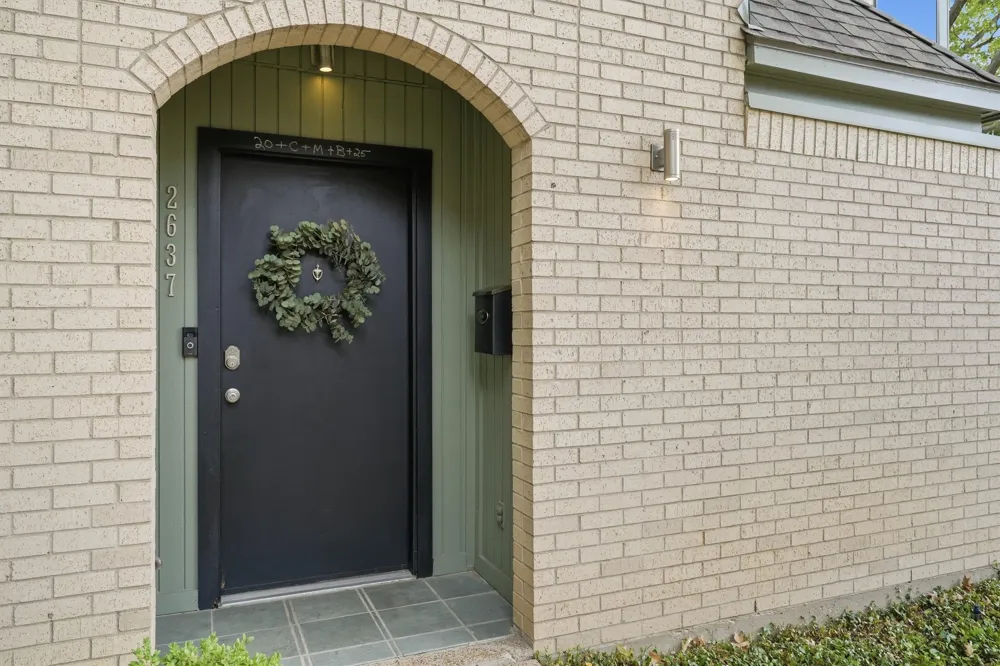 2637 Mccart Avenue Fort Worth, TX 76110