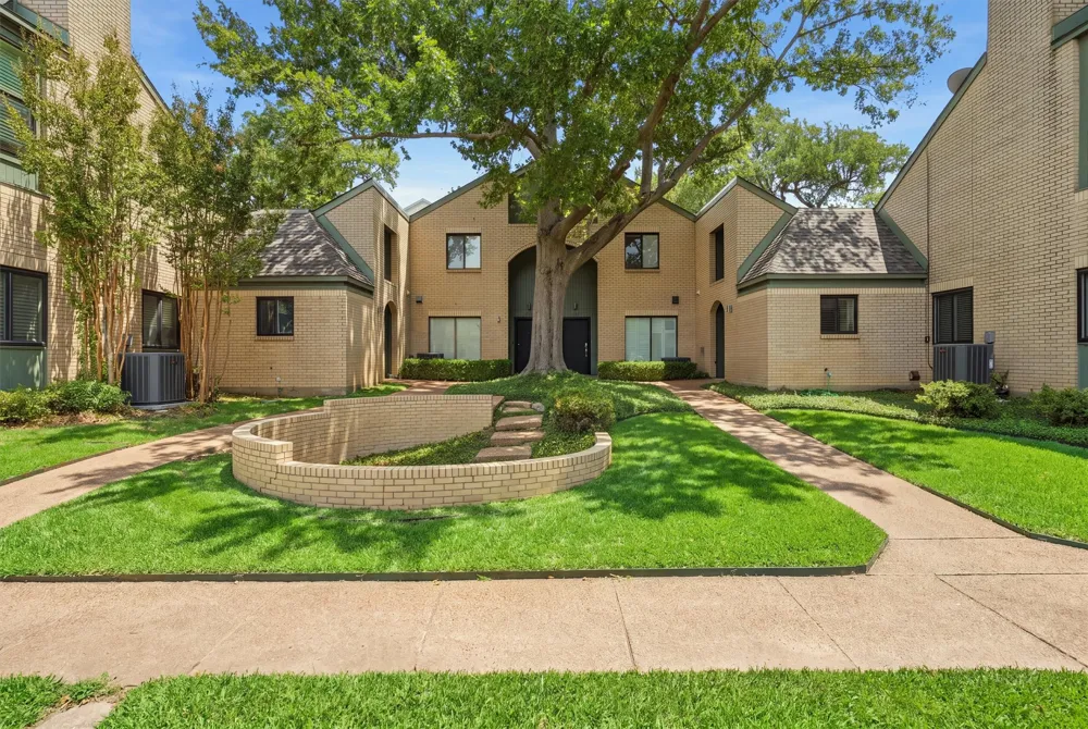 2637 Mccart Avenue Fort Worth, TX 76110