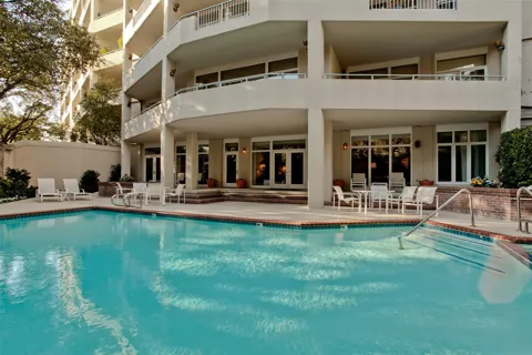 4500 Roland Avenue #805
