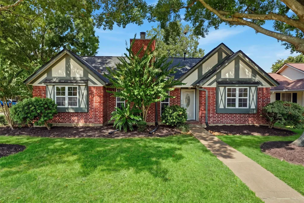 3734 Sweetbriar Drive Pasadena, TX 77505