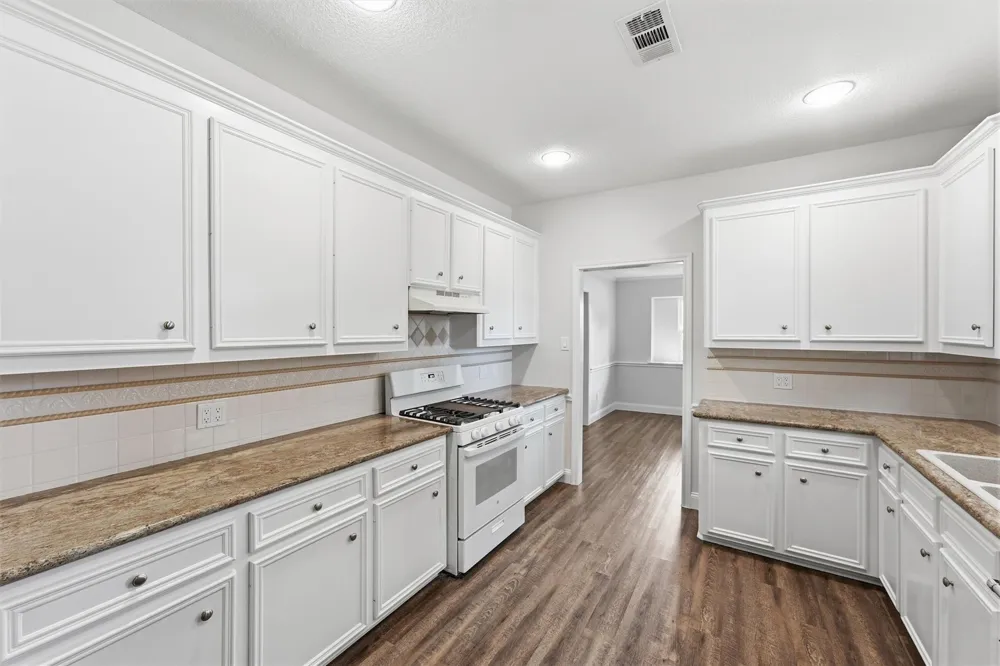 3734 Sweetbriar Drive Pasadena, TX 77505