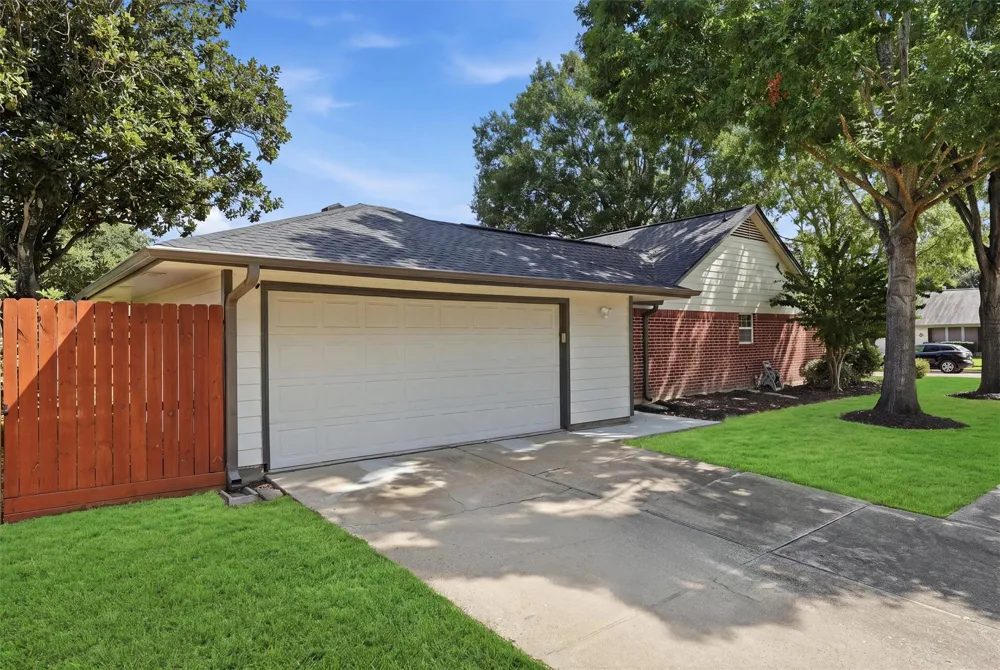 3734 Sweetbriar Drive Pasadena, TX 77505