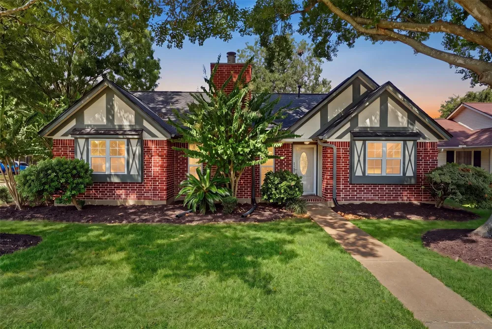 3734 Sweetbriar Drive Pasadena, TX 77505