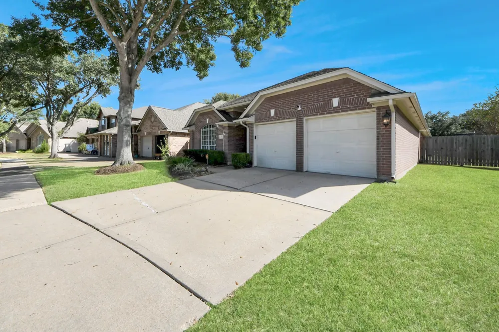 731 Avery Drive Sugar Land, TX 77479